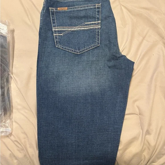 Ariat Men’s Blue Denim M8 Jeans - Picture 3 of 4